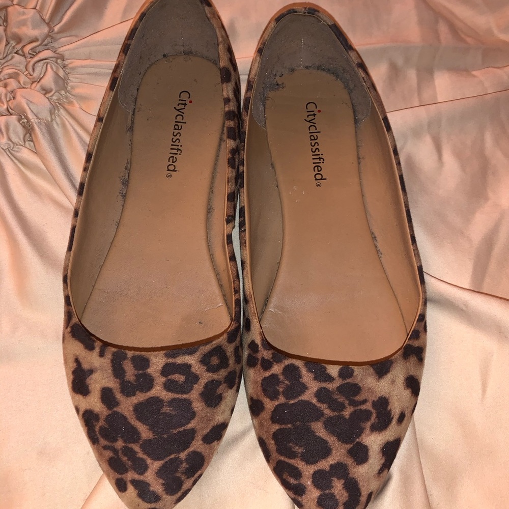 Leopard flats